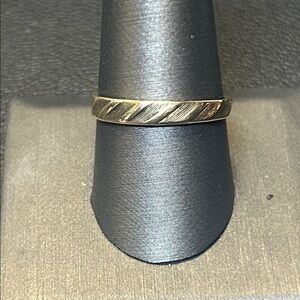 387205 14k yg band 2g